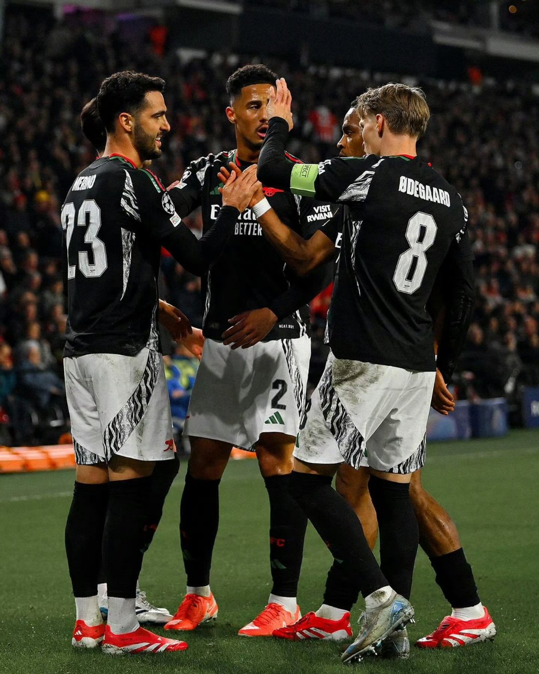 关于冲刺阶段德甲焦点战；埃因霍温队长鼓劲；更衣室稳定；赛程密集仍需轮换的信息-华体会体育网站